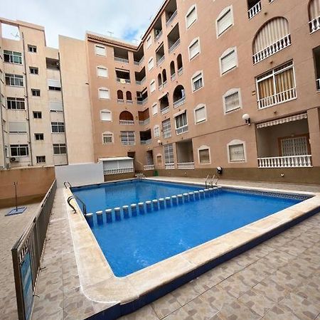 Cozy Apartment 5 Mins To Beach Torrevieja Ngoại thất bức ảnh