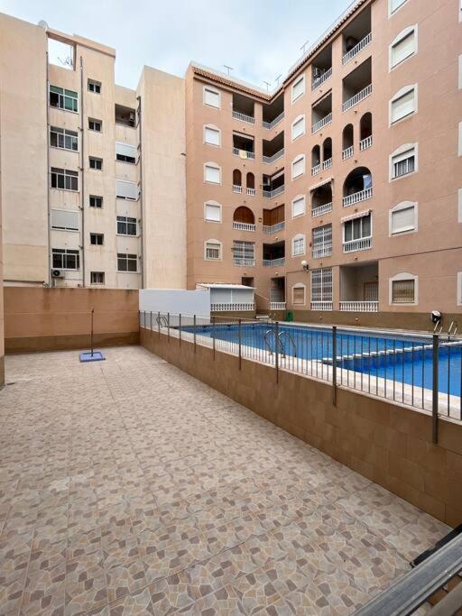 Cozy Apartment 5 Mins To Beach Torrevieja Ngoại thất bức ảnh