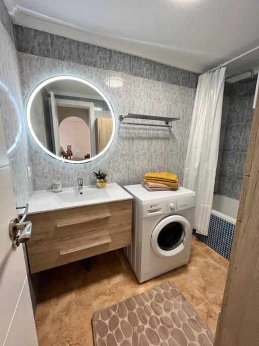 Cozy Apartment 5 Mins To Beach Torrevieja Ngoại thất bức ảnh